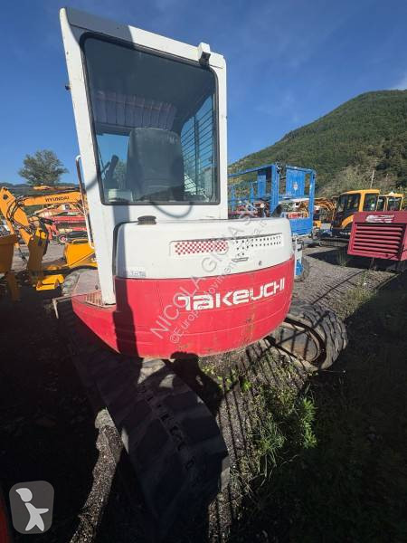 جرافة Takeuchi