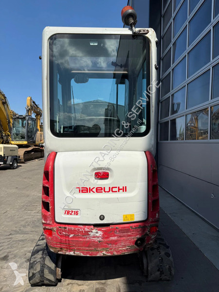 جرافة Takeuchi TB216