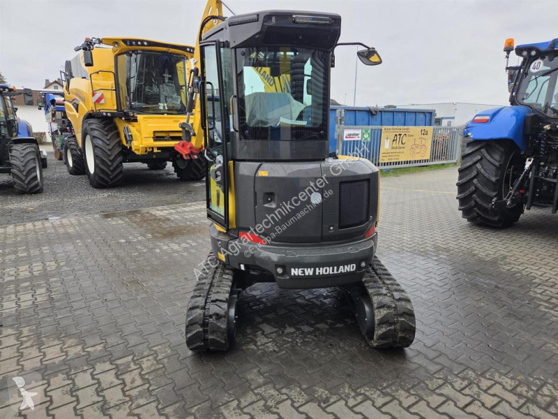 Lopatový nakládač New Holland  E38D