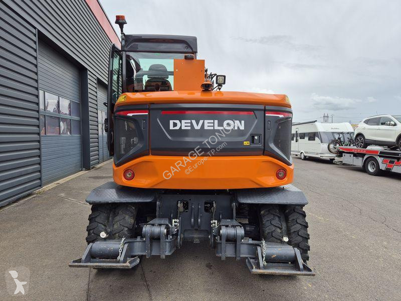 Экскаватор Develon 7
