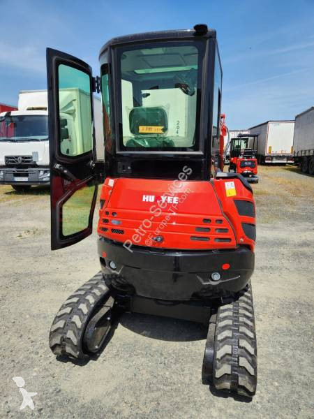 جرافة Kubota HY28
