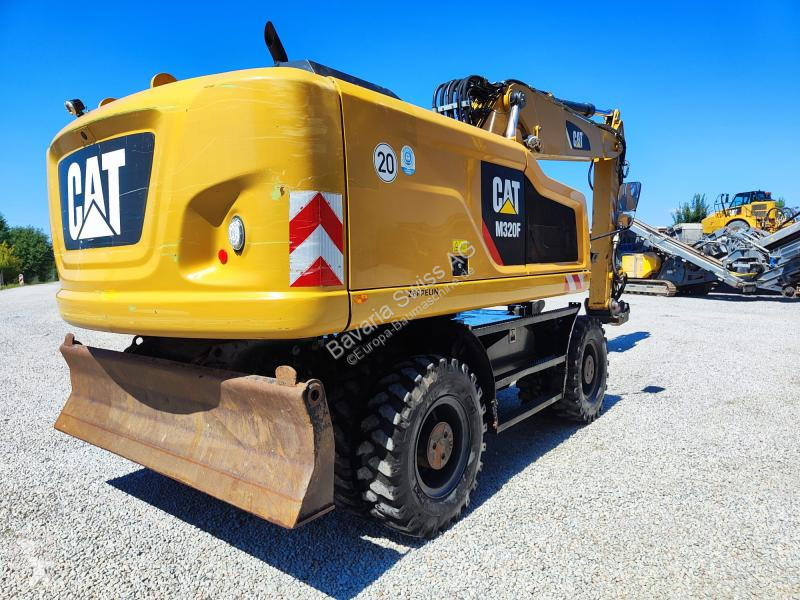 Escavatore Caterpillar MF