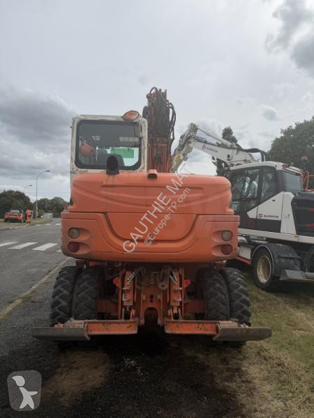 جرافة Takeuchi  TB295W