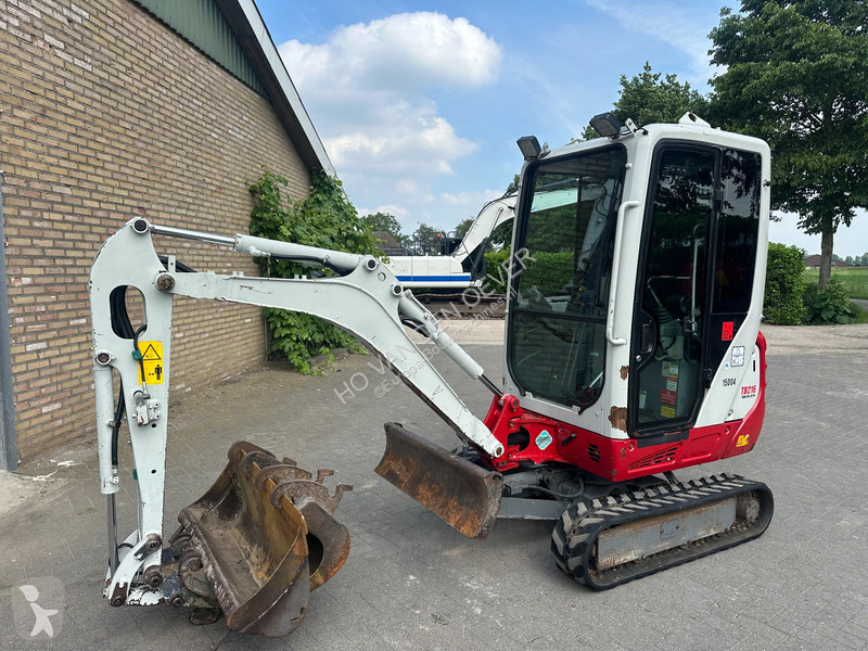 جرافة Takeuchi TB216