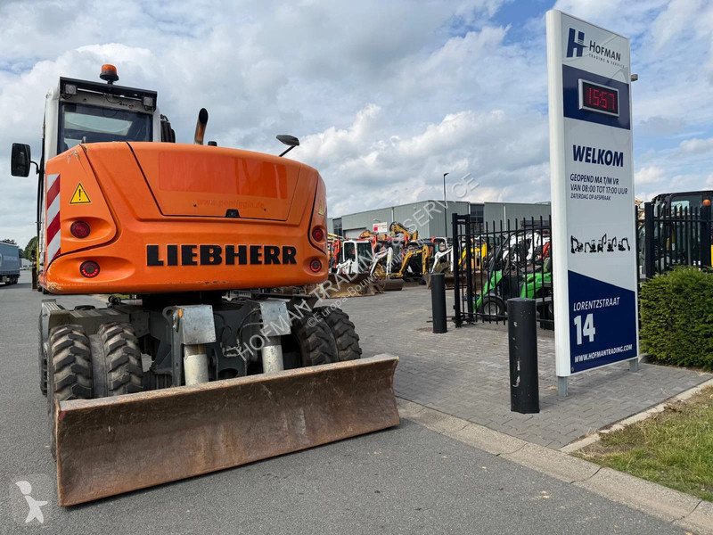 جرافة Liebherr Compact | A/C
