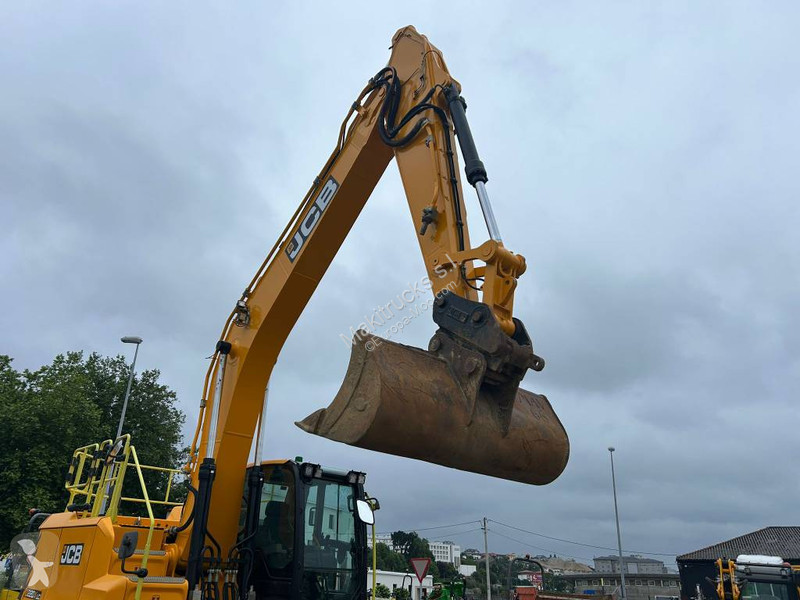 Rýpadlo JCB 220 XLC
