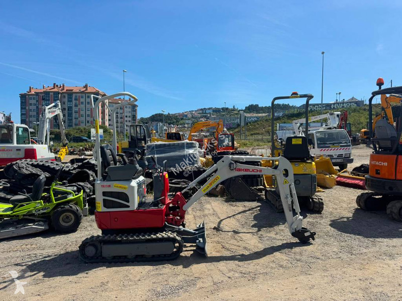 Rýpadlo Takeuchi TB210R