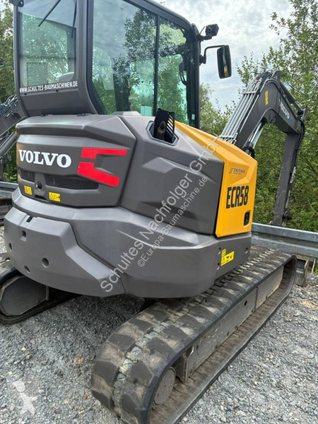 جرافة Volvo F