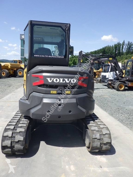جرافة Volvo ECR F