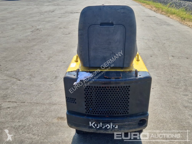 جرافة Kubota KH007