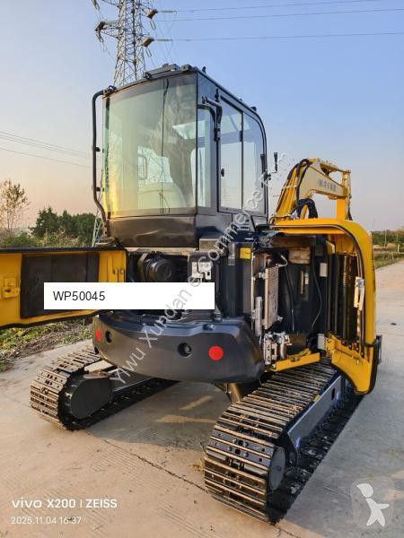 جرافة Komatsu MR-3