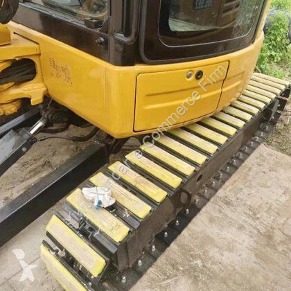 جرافة Caterpillar E