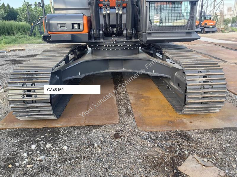 Lopatový nakládač Develon DX360LCA-7B