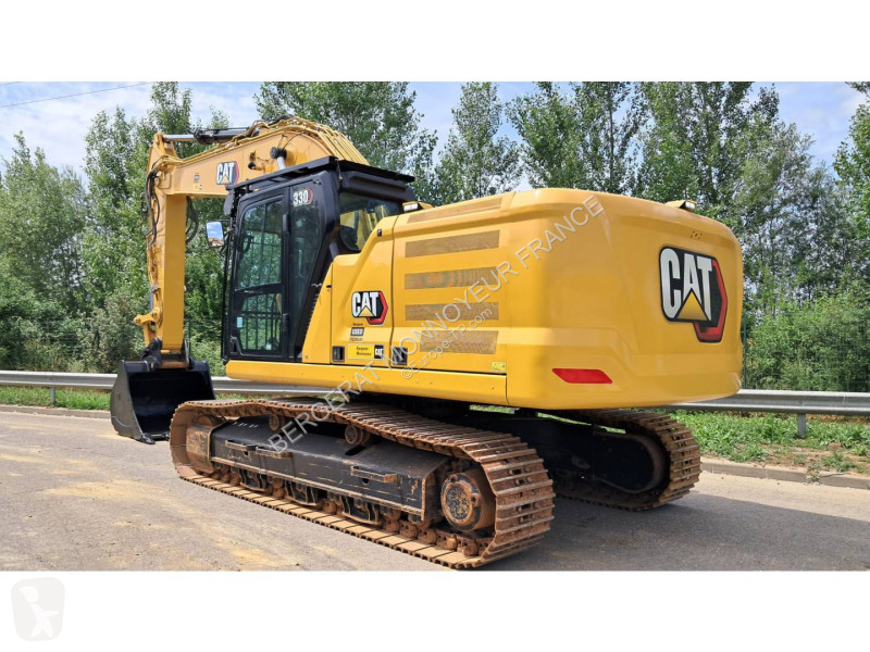 Lopatový nakládač Caterpillar