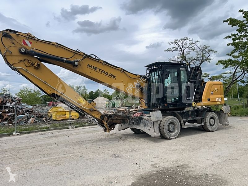 Lopatový nakládač Caterpillar MH3026