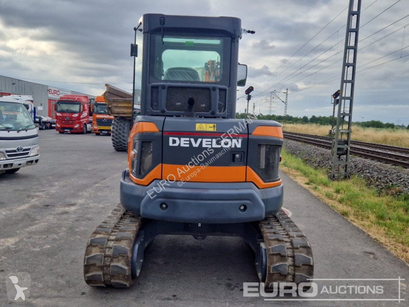 جرافة Develon DX55R-7
