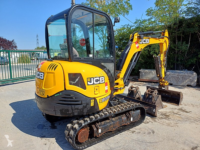 Lopatový nakládač JCB 6 CAB