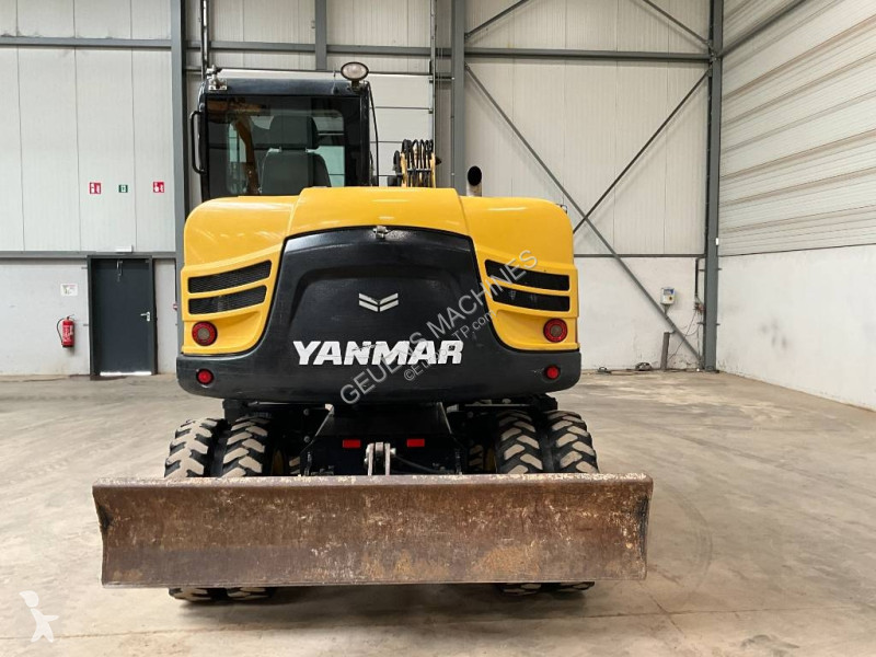 جرافة Yanmar B 75 W