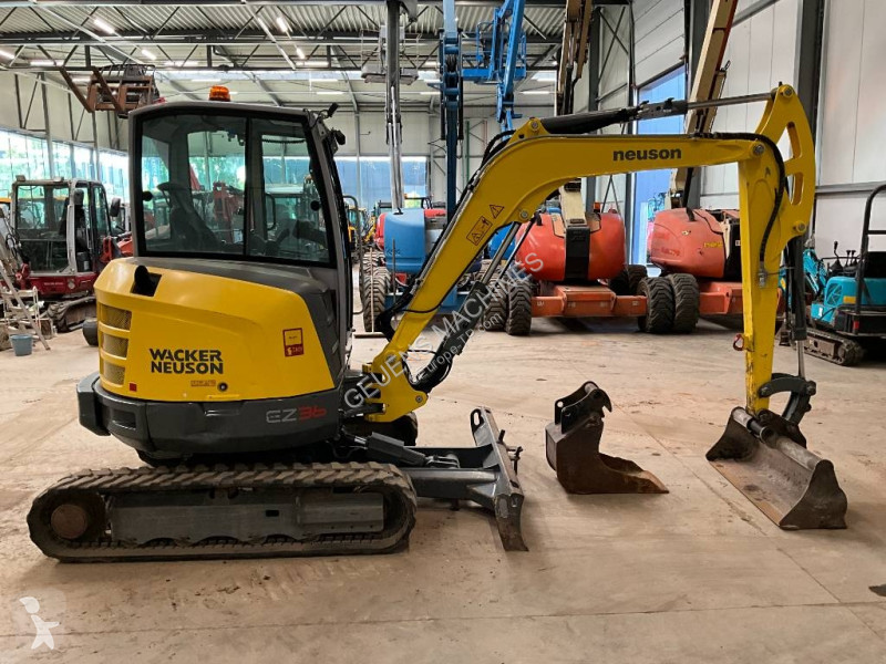 جرافة Wacker Neuson EZ 36