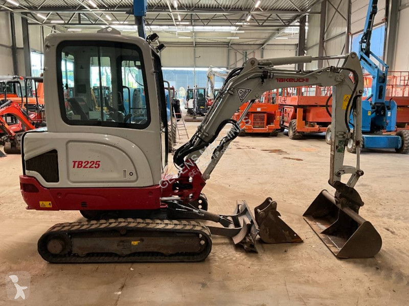Rýpadlo Takeuchi TB 225