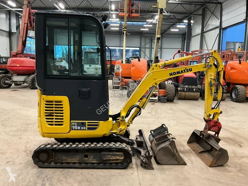 جرافة Komatsu R3