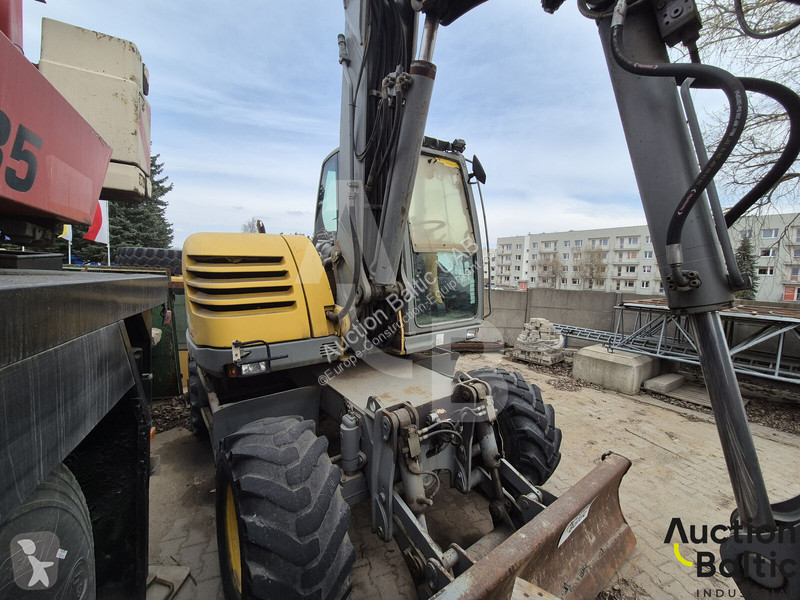 Excavator Mecalac