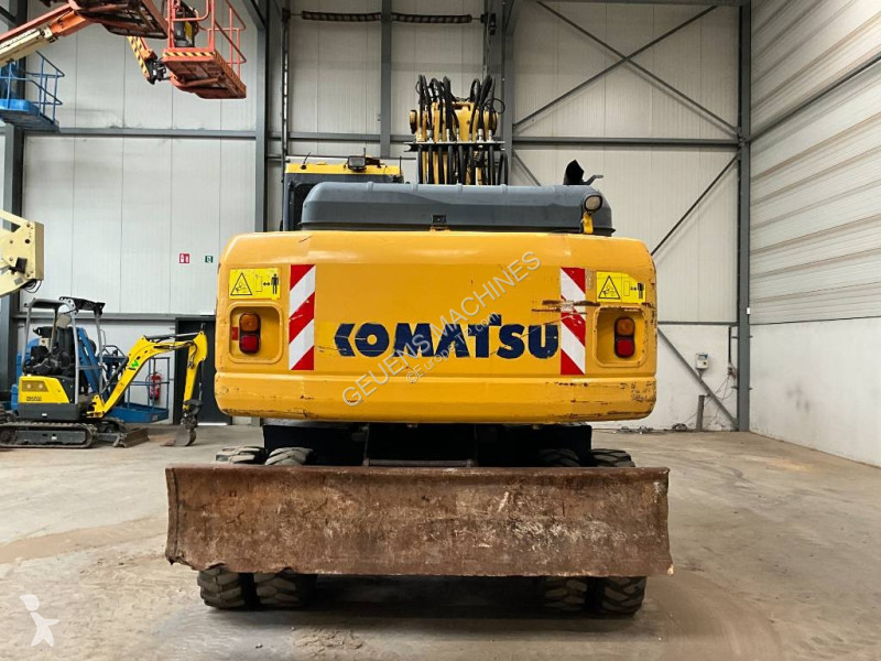 جرافة Komatsu 2207