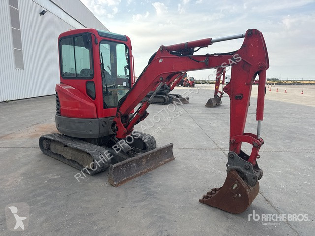 Lopatový nakládač Bobcat  E26 EM