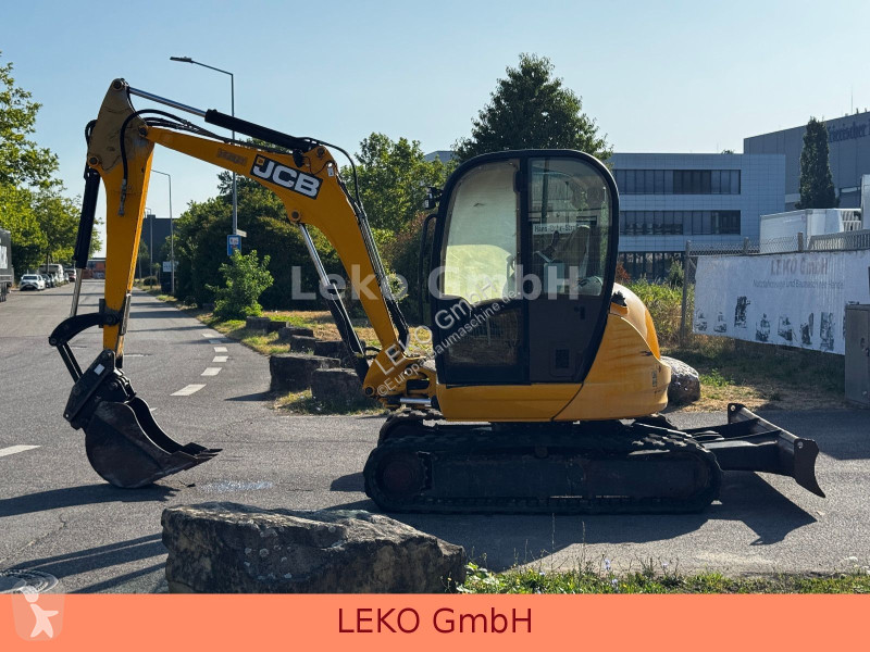 Lopatový nakládač JCB RTS