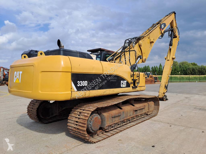 جرافة Caterpillar UHD