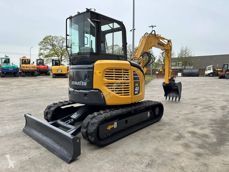 Rýpadlo Komatsu MR-2