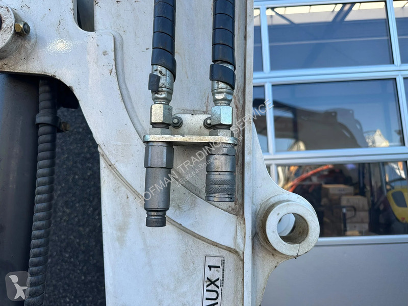 جرافة Bobcat E55z