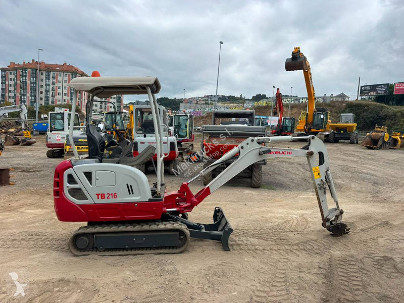 جرافة Takeuchi TB 216