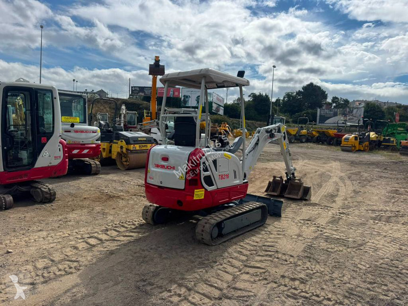 Lopatový nakládač Takeuchi TB 216