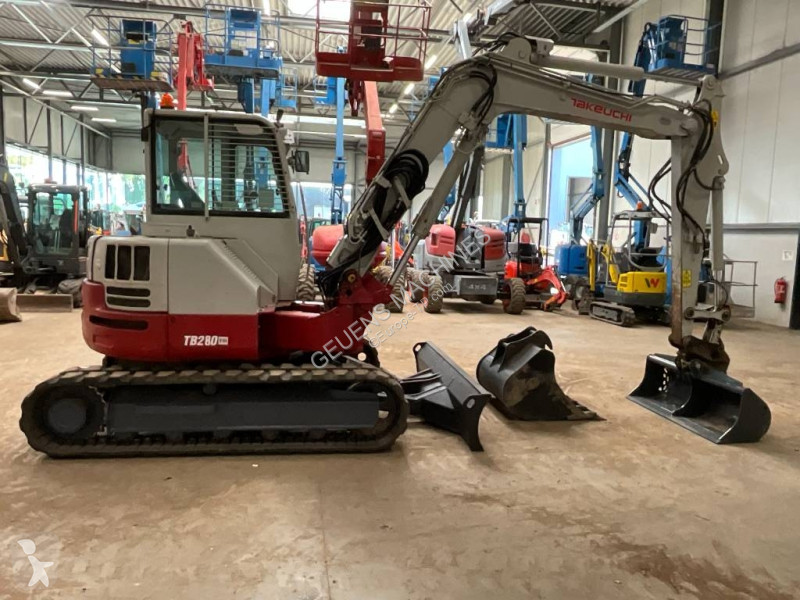 Lopatový nakládač Takeuchi 280