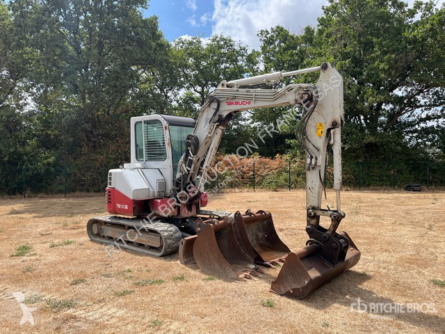 Excavadora Takeuchi