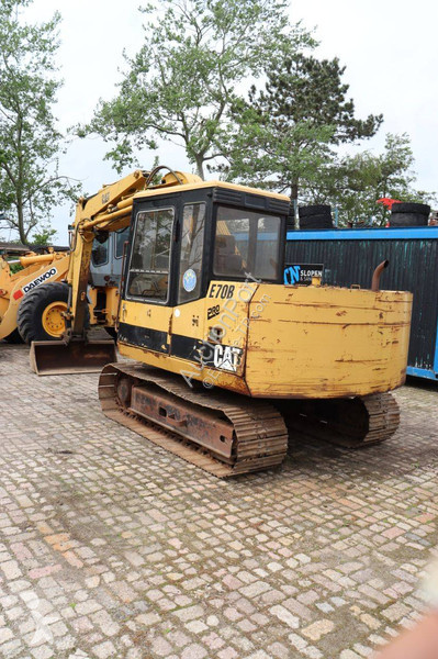 Rýpadlo Caterpillar E70B
