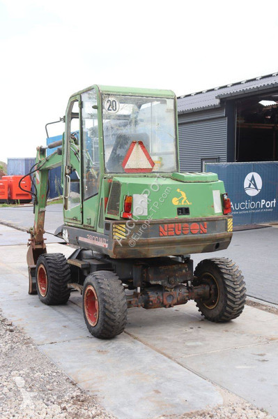 جرافة Neuson 3800 WD