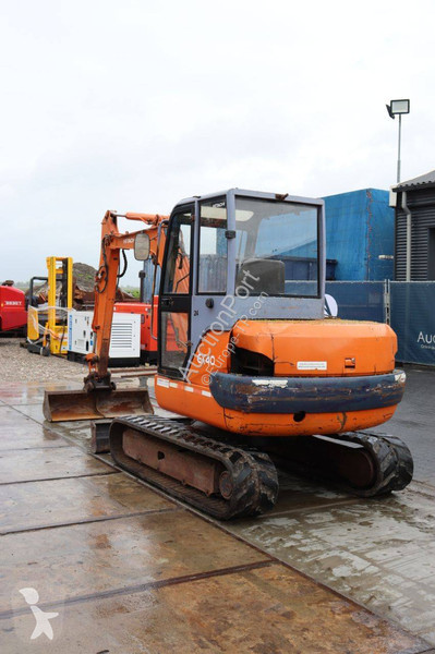 جرافة Hitachi 02