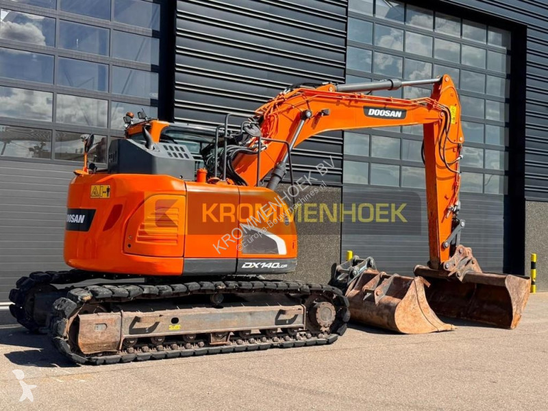 Lopatový nakládač Doosan LCR5