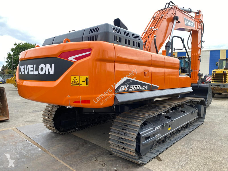 Lopatový nakládač Develon DX360LCA-7M .