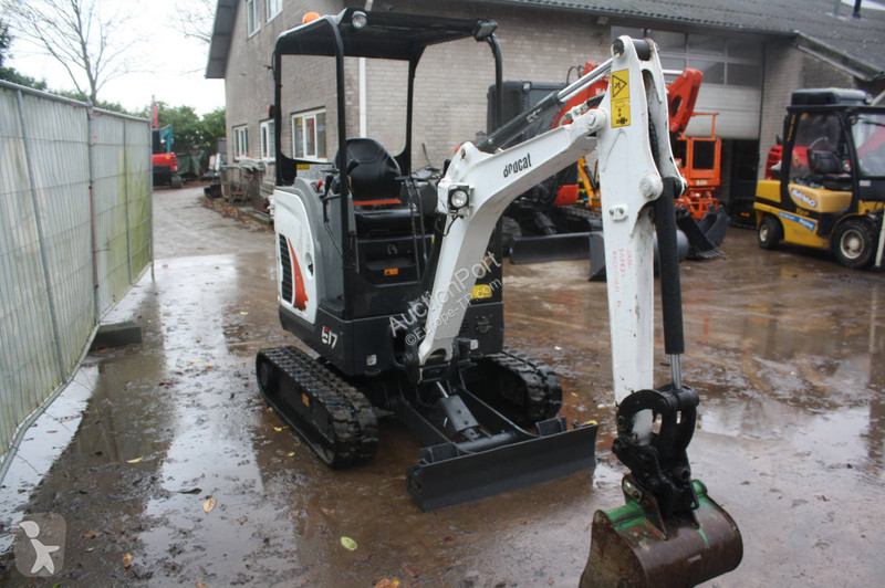 Rýpadlo Bobcat E17