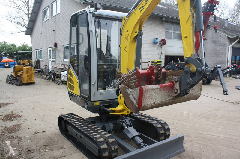 جرافة Neuson ET24 VDS