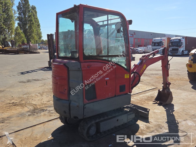 جرافة Volvo EC15E