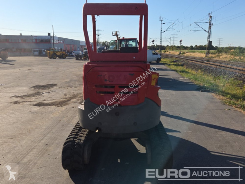 جرافة Volvo ECR25D