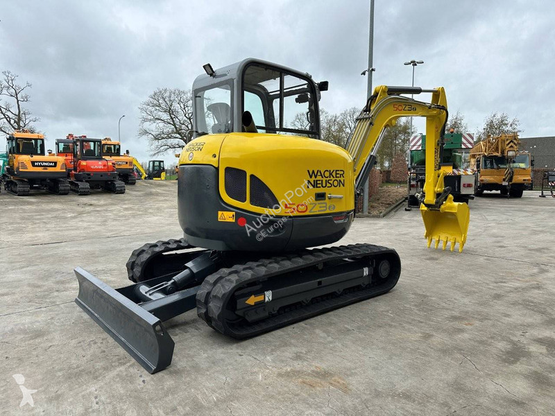 جرافة Neuson 50Z3