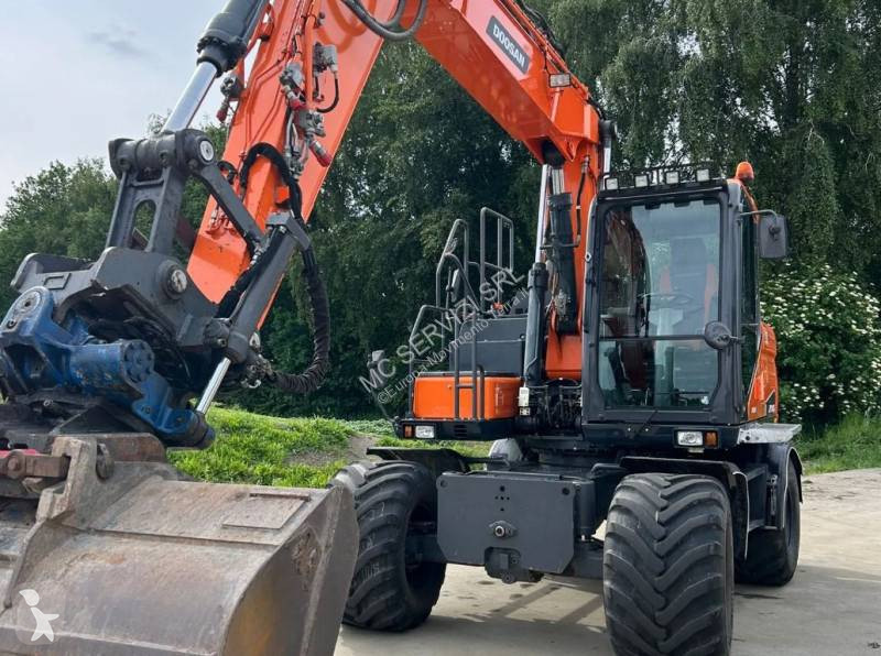 جرافة Doosan DX140W-5
