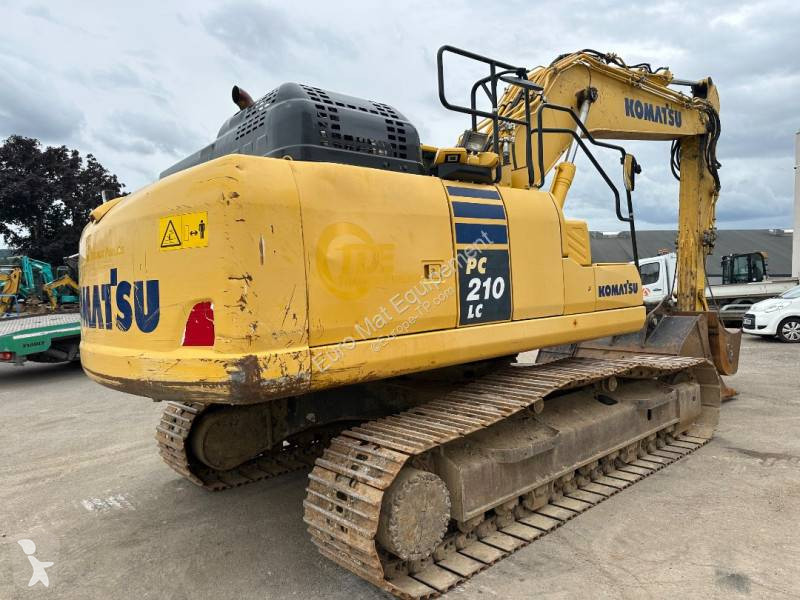 جرافة Komatsu PC210LC-11