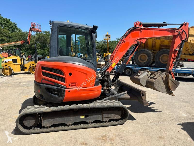 جرافة Kubota