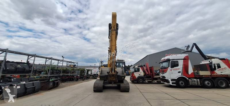 جرافة Komatsu PC210LC-11